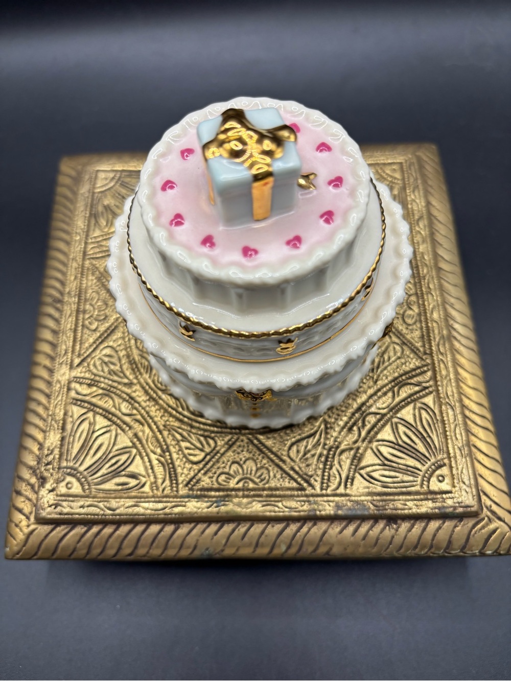 Lenox White and Gold Porcelain Trinket Box Birthday Cake - Picture 3 of 9